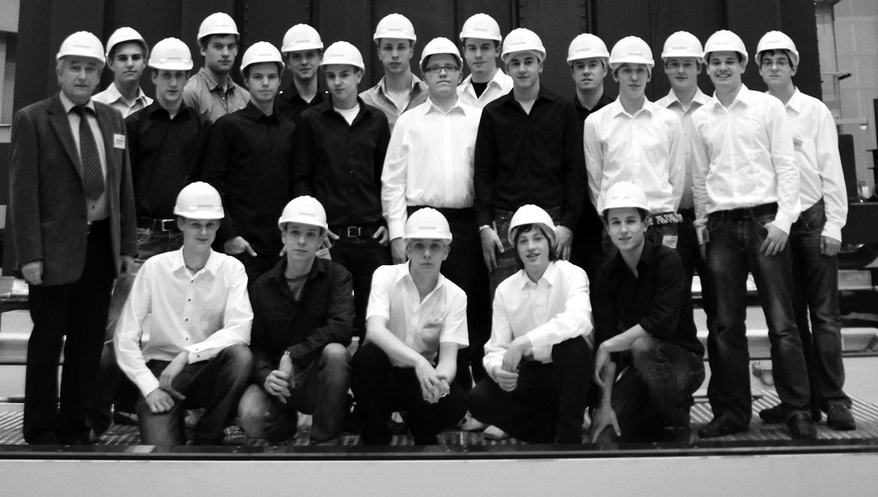 Absolventen Elektrotechnik AHETR 2011